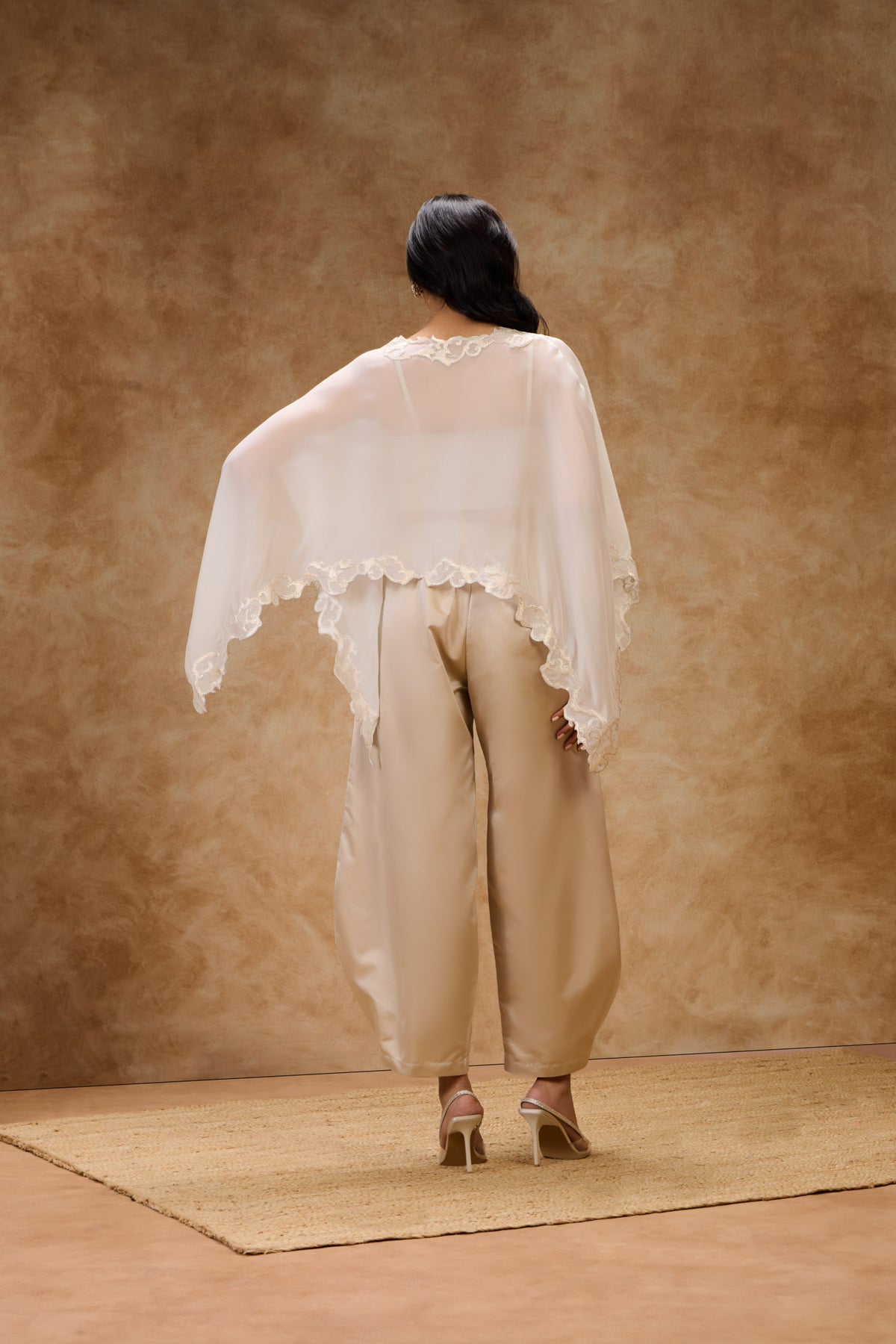 Pearl Artcut Cape
