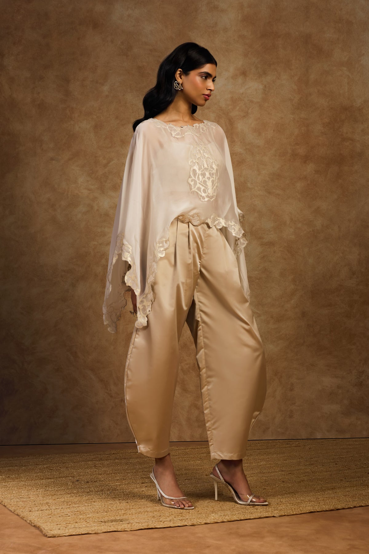 Pearl Artcut Cape