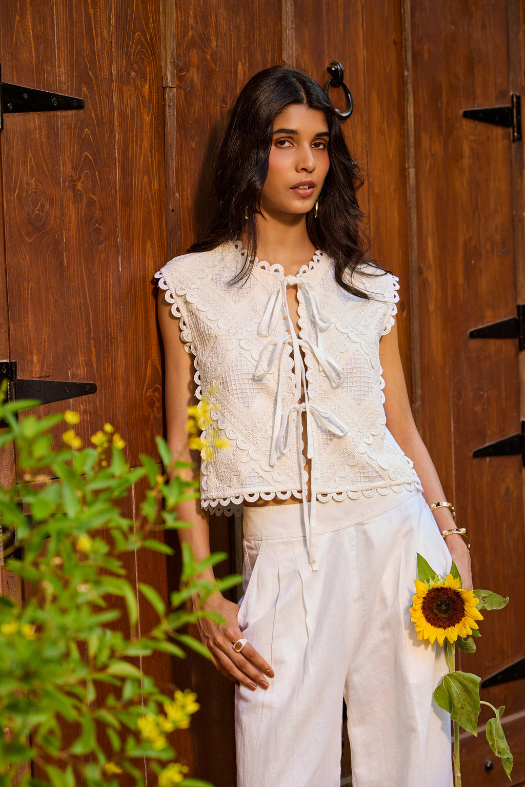 Ivory Lace Linen Set