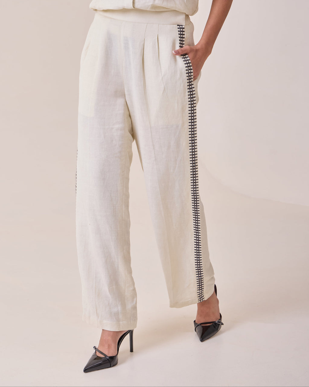 Linen Thread-Work Pants